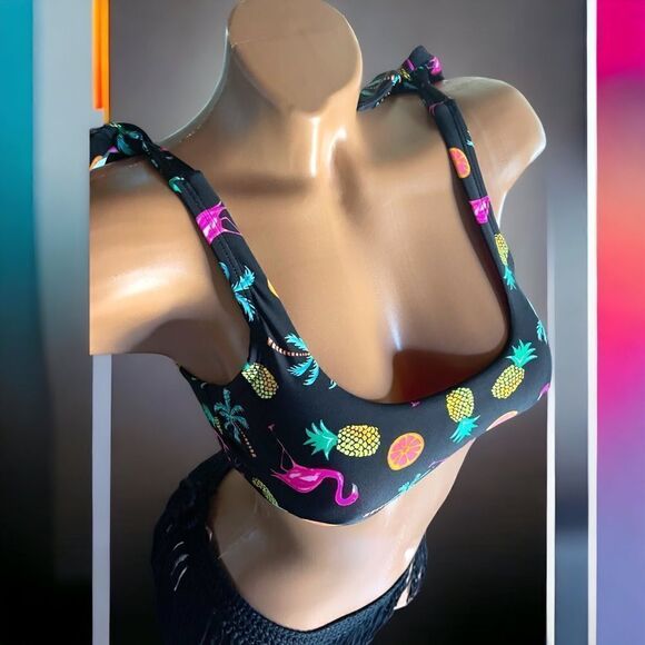 Xhilaration l Bikini, Bathing suit top Top Tie, Hook Back l Black l XS l EUC - Picture 6 of 10